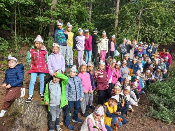 Školní družina 30.9.2025 : "Stromová stezka"