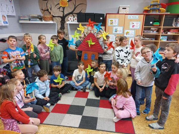 Školní družina 21.11.2025: " Větrníkový den" - Evropský den pro cystickou fibrózu