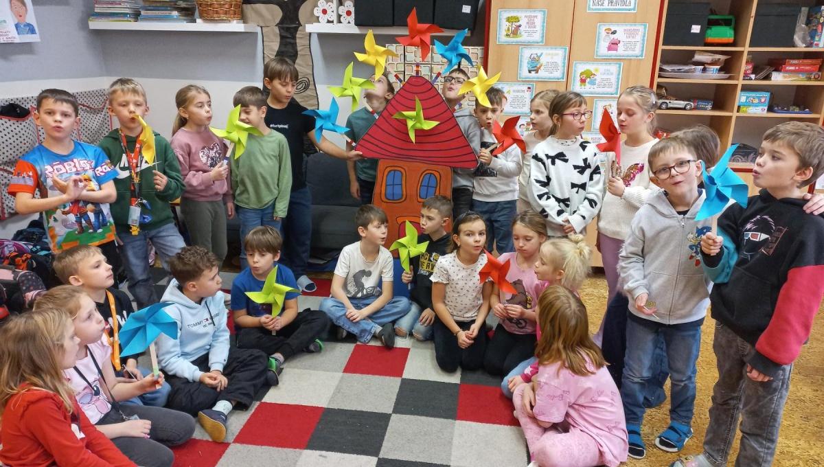 Školní družina 21.11.2025: " Větrníkový den" - Evropský den pro cystickou fibrózu