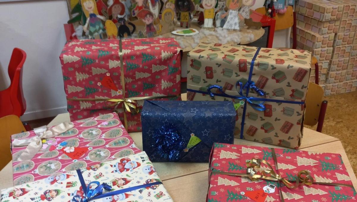 Školní družina se již podruhé zapojila do charitativní akce Diakonie: " Krabice od bot"