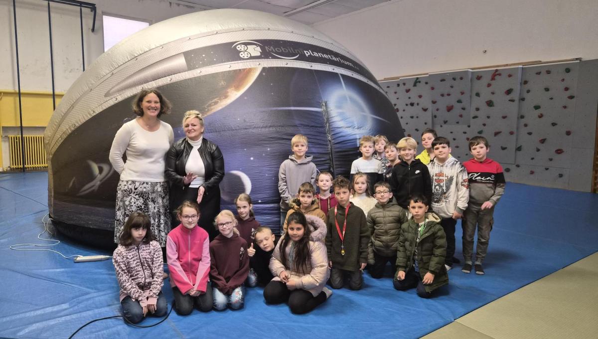 LEGÁČCI V MOBILNÍM PLANETÁRIU